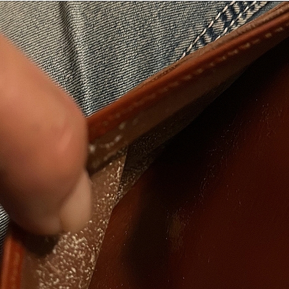 LOUIS VUITTON AUTHENTIC EPI LEATHER WALLET WITH COA WITH CROSSBODY CHAIN EUC - Picture 8 of 13